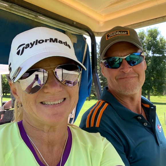 Meet your Posher, Cindy - Picture 2 of 2